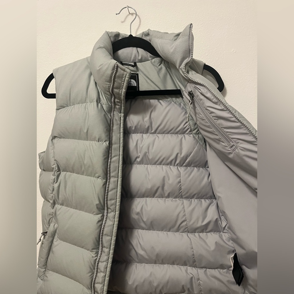The North Face Women's 700 Goose Down Puffer Vest Gray - Picture 8 of 9